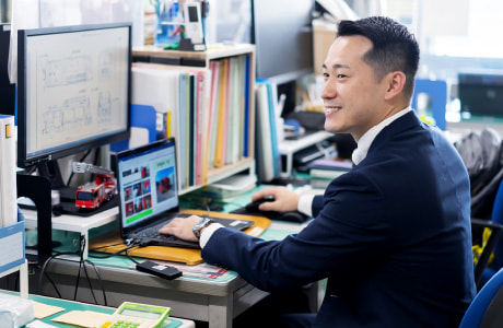 デスクワークの様子